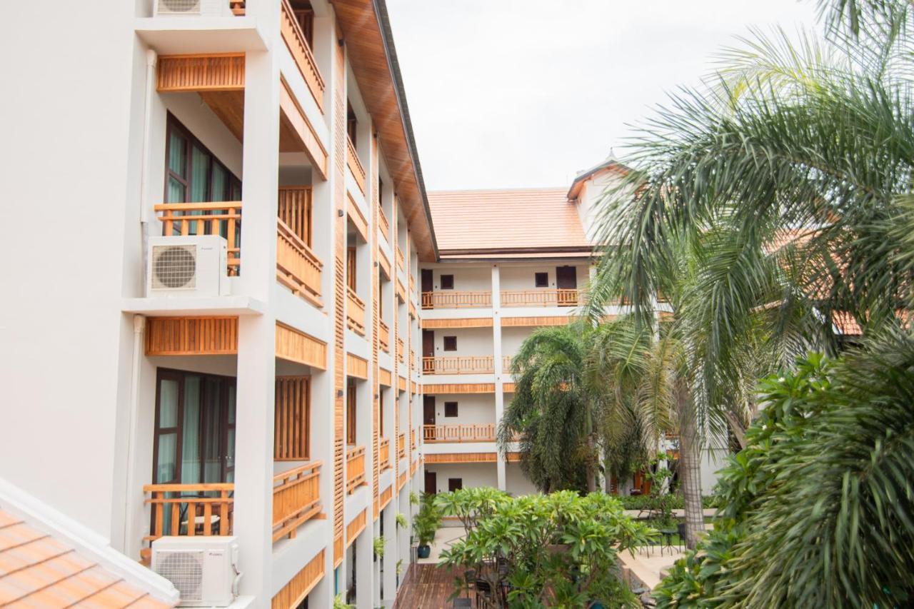 Ang Thong Hotel Luang Prabang Exterior photo